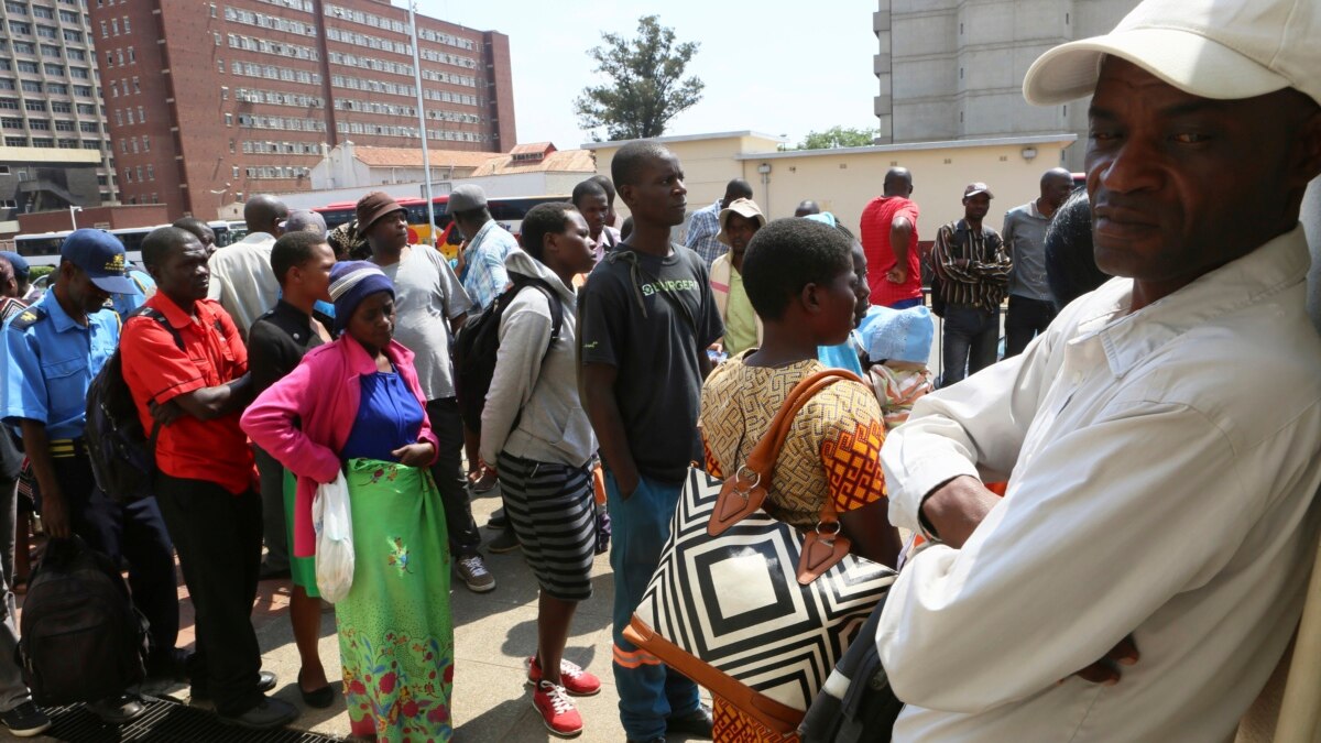 Zimbabwe to Circulate Higher Bank Notes As Inflation Soars