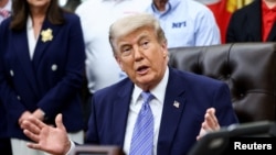 2026년 5월 21일 미국 워싱턴 D.C. 백악관 집무실에서 도널드 트럼프 미국 대통령이 기자의 질문에 답하고 있다.