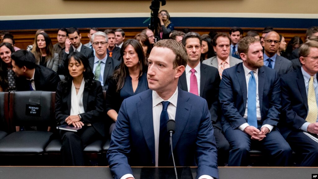 Ekspertët analizojnë rrjedhjen e të dhënave nga Facebook