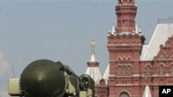 梅德韋傑夫說，如果俄羅斯不能就美國的反導彈防御計劃問題與美國達成共識，那麼俄羅斯將在本國南部和西部部署遠程導彈。