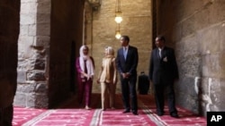 Обама в мечеті у Єгипті. 2009 р.
