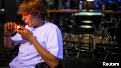 El 48 por ciento de los encuestados dijeron haber fumado alguna vez marihuana.