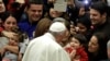 Papa Francisco numa audiência especial para os empregados do hospital pediátrico "Bambin Gesu" no Vaticano