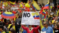 En Bogotá, unas 60.000 personas marcharon desde el Parque Nacional hasta la Plaza de Bolívar.