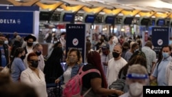 Pasajeros en el Aeropuerto Internacional de Atlanta, Georgia, el 23 de mayo de 2021.