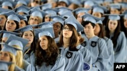 Wisuda di Barnard College, New York, di akhir semester musim semi lalu.