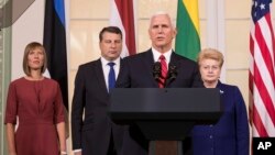 Potpredsednik SAD Majk Pens sa predsednicima Estonije, Letonije i Litvanije
