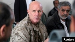 El vicealmirante Robert Harward es un ex SEAL de la Armada que fue a la escuela secundaria en Irán y habla fluidamente el farsí.