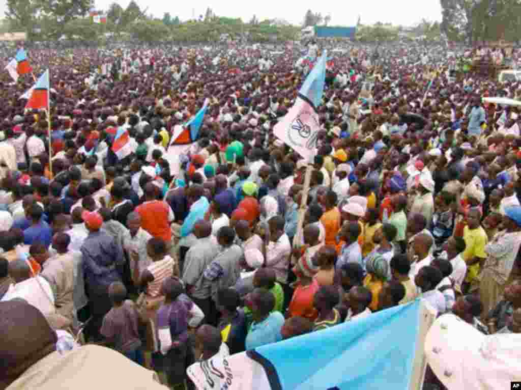 Mkutano wa chama cha upinzani cha Chadema kumaliza kampeni za uchaguzi wa 2010 Dar es Salaam