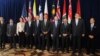 Các nhà lãnh đạo của các nước thành viên và các nước đang đàm phán gặp nhau tại một hội nghị thượng đỉnh của TPP năm 2010.