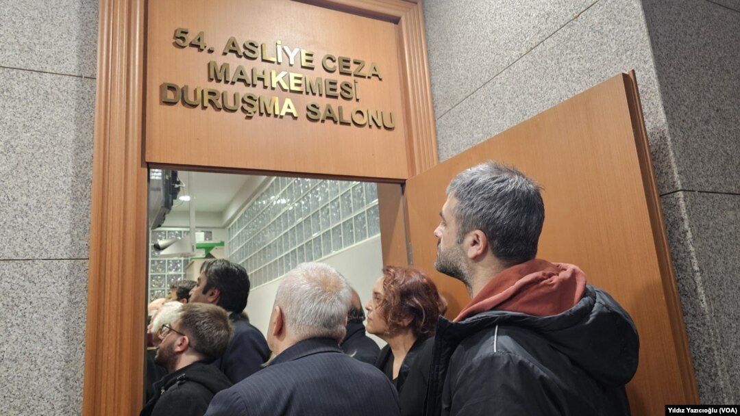 Davanın ilk duruşması Çağlayan’daki İstanbul 54. Asliye Ceza Mahkemesi’nde görüldü.