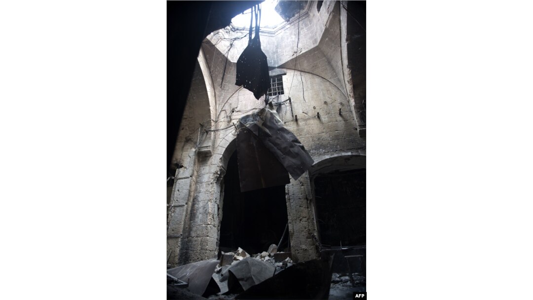 Halabning durdonasi, Al-Madina bozori alanga ichida