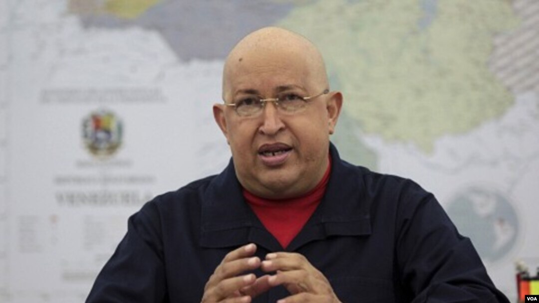 Presiden Hugo Chavez berbicara pada rapat kabinet Venezuela di Istana Miraflores, ibukota Caracas (25/8).