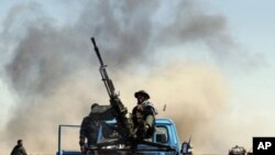 Λιβύη: Κυβερνητικές δυνάμεις προωθούνται προς τη Βεγγάζη