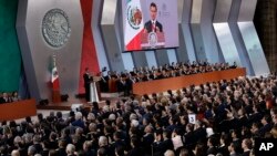 Mexico's President Enrique Pena Nieto delivers his annual state-of-the-union address, at the National Palace in Mexico City, Sept. 2, 2017. 