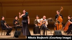 Gitarista Nemanja Bogunović i prvakinja Beogradske opere Snežana Savičić Sekulić