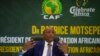 Le président de la Confédération africaine de football, Patrice Motsepe, tient une conférence de presse à Johannesburg le 16 mars 2021, à la suite de sa récente élection.