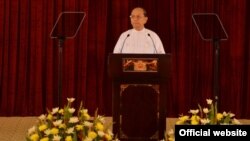  သမၼတဦးသိန္းစိန္ မိန္႔ခြန္းေျပာၾကားစဥ္ (ဒီဇင္ဘာလ ၂၆ ရက္၊ ၂၀၁၂။)