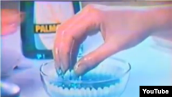 A hand model in a vintage Palmolive commercial. (YouTube) 