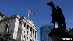 نمایی کلی از بانک مرکزی بریتانیا در شهر لندن - آرشیو
