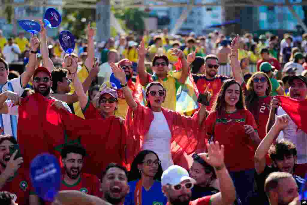 جام جهانی فقط درون ورزشگاه جریان ندارد؛ گاهی هیجان واقعی بیرون ورزشگاه هم دیده می‌شود، اینجا در شهر ساحلی میامی.