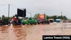 Des eaux de pluies à Ouagadougou, Ouagadougou le 14 septembre 2020 (VOA/Lamine Traoré)