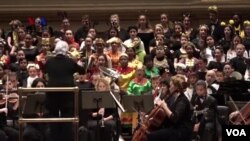 Paduan suara anak-anak Purwa Caraka atau Purwa Caraka Music Studio (PCMS) Children Choir ikut tampil di Carnegie Hall, New York. 