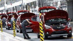 Người dân Việt Nam sẽ được trợ cấp 1.000 đô để mua xe hơi điện? | VOA