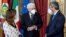 Presiden Italia Sergio Mattarella, Presiden Senat Maria Elisabetta Alberti Casellati dan Wakil Presiden Kamar Presiden Roberto Fico saat pelantikan Hakim Mahkamah Konstitusi Italia Filippo Patroni Griffin, Roma, Italia, 29 Januari 2022. (Foto: Paolo Giandotti/Kepresiden Italia)