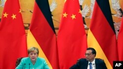 앙겔라 메르켈 독일 총리와 리커창 중국 총리가 지난해 9월 베이징에서 회담했다.