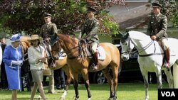 Como parte de las celebraciones por su aniversario en el trono, la reina Isabel II, quien es una gran admiradora de las carreras de caballo, asistirá a una carrera en el Epson Derby.