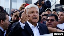 Andres Manuel Lopez Obrador (AMLO) ya kama hanyar lashe zaben shugaban kasar Mexico da aka gudanar jiya Lahadi