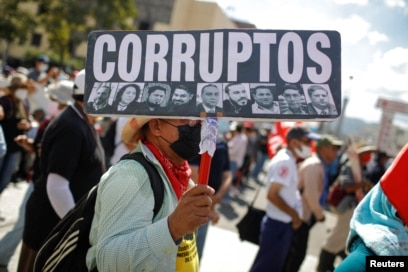 EN FOTOS: Salvadoreños protestan contra el Gobierno de Bukele