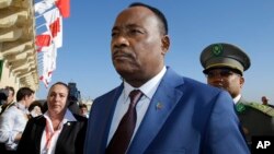Niger President Issoufou Mahamadou arrives on the occasion of a summit on migration in Valletta, Malta, Nov. 12, 2015. 