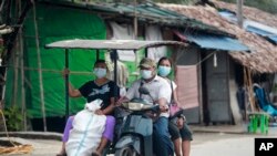 ရွှေပြည်သာမြို့က mask တပ် ခရီးသည်တချို့