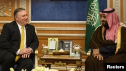 FILE - U.S. Secretary of State Mike Pompeo (L) meets with Saudi Crown Prince Mohammed bin Salman in Riyadh, Saudi Arabia, Jan. 14, 2019.