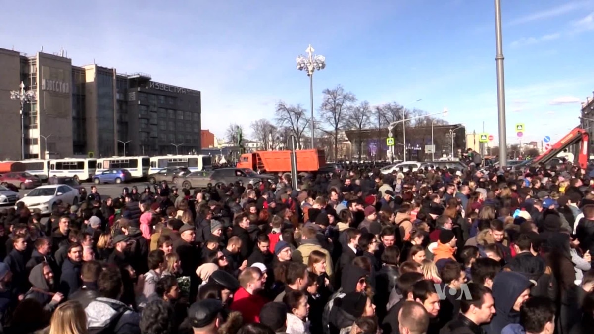 Russian Opposition Leader Arrested As Police Clear Anti-Corruption Protest