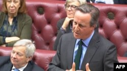 Відео з кадрів, опублікованих Відділом парламентського запису Парламенту Великої Британії (PRU), показує, як міністр закордонних справ Великої Британії Девід Кемерон виступає в Палаті лордів у Лондоні, 5 грудня 2023 року. (Фото: PRU / AFP)