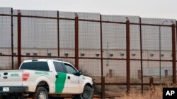  El nuevo jefe de la Patrulla Fronteriza reemplaza a Michael Fisher, quien se retiró en 2015.