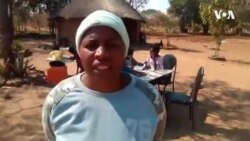Mumwe Mudzimai Weku Victoria Falls Obatsira Vana Vechikoro Vemudunhu Ravo Nedzidzo Panguva Iyo Zvikoro Zvakavharwa