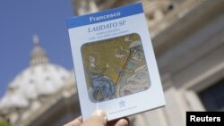 La encíclica papal "Laudato Si" es presentada en el Vaticano.