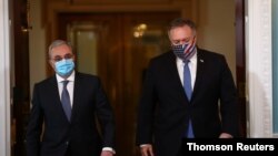 마이크 폼페오 미 국무장관이 23일 국무부 청사에서 조흐랍 므나차카냔 아르메니아 외무장관과 회동했다