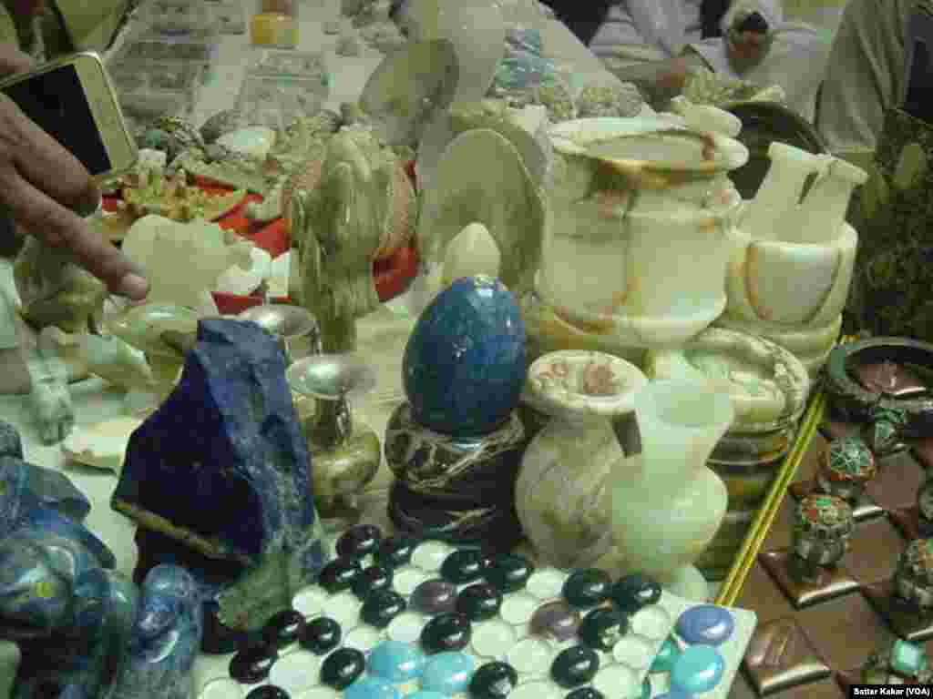 قدرتی وسائل سے مالامال اس صوبے میں سنگ مرمر کے ساتھ دیگر بیش بہا قیمتی پتھروں کے بہت بڑے ذخائر موجود ہیں۔