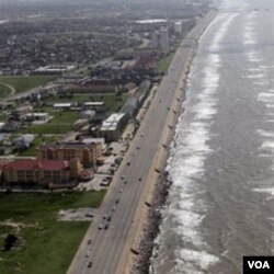 Tumpahan minyak masih mengotori garis pantai di negara bagian Texas, AS.