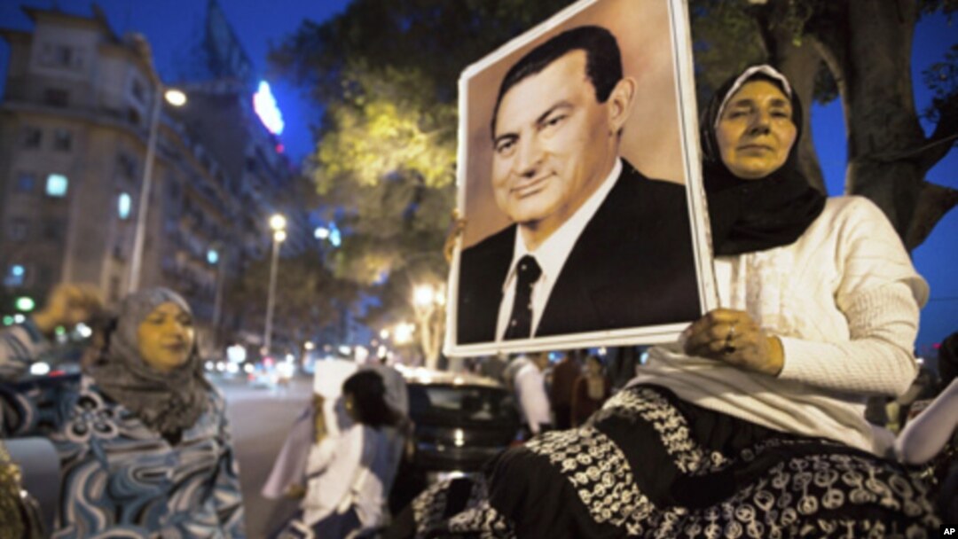 Egipto: Mubarak começa a ser julgado quarta-feira