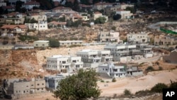 Các khu định cư lâu nay vẫn là một nguồn gây xích mích giữa người Israel và người Palestine, đặc biệt là trong khi diễn ra đàm phán để đi đến một thỏa thuận hòa bình.