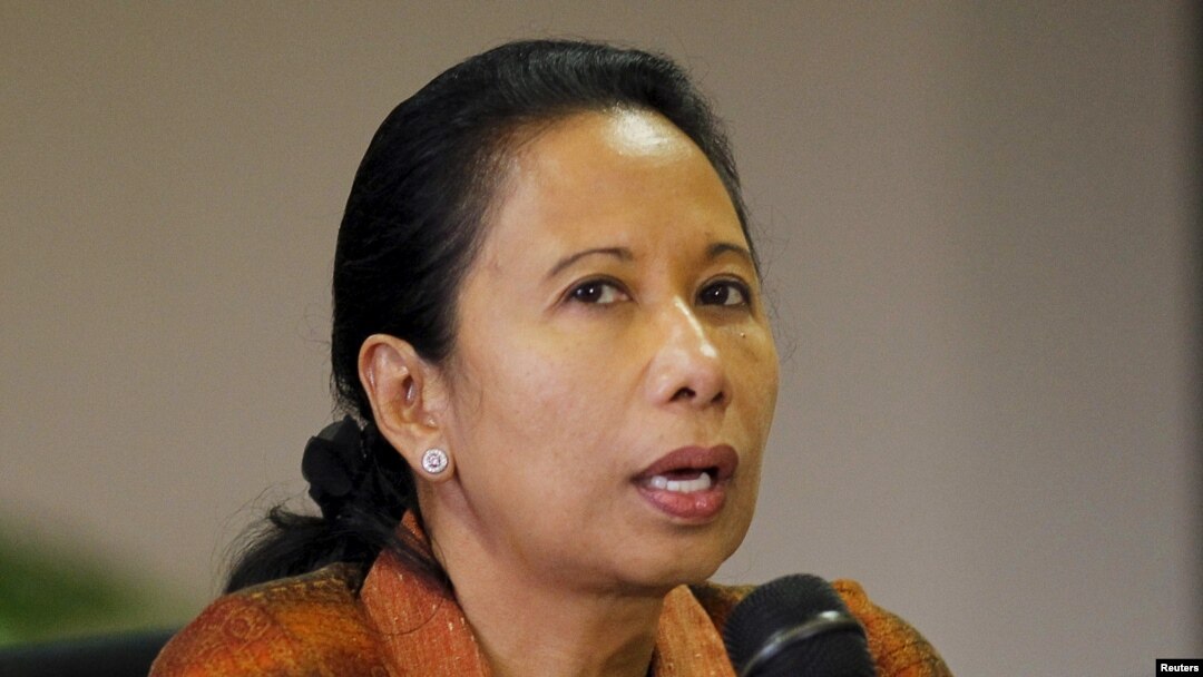 Menteri BUMN Rini Soemarno dalam sebuah konferensi pers di Jakarta (4/9). (Reuters/Nyimas Laula)