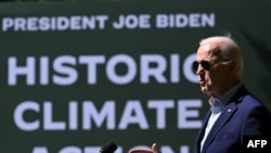 Presiden AS Joe Biden tiba untuk menyampaikan pidato untuk memperingati Hari Bumi di Prince William Forest Park di Triangle, Virginia, pada 22 April 2024. (Foto: AFP/Andrew Caballero-Reynolds)