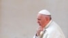 El papa reza por las víctimas de inundaciones en EE.UU. y Asia