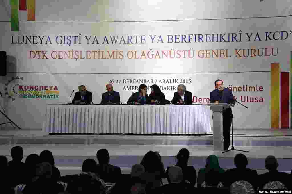Demokratik Toplum Kongresi toplantısı, Diyarbakir 26 Aralık, 2015